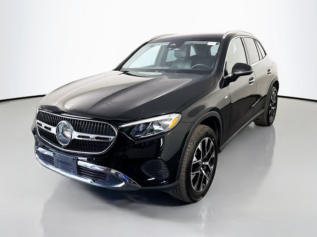 Used 2025 Mercedes-Benz GLC 350e 4MATIC image 4