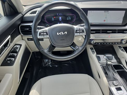 Certified 2024 Kia Telluride S w/ S Sunroof Package FWD image 13