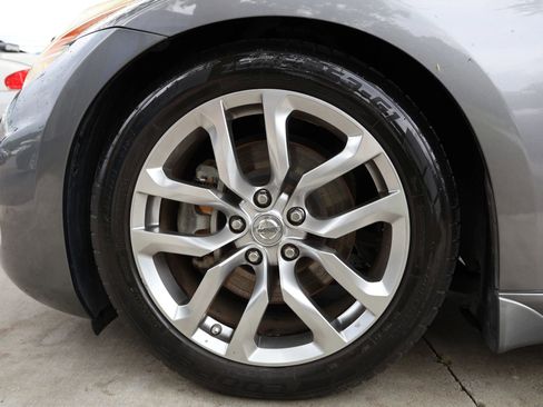 Used 2013 Nissan 370Z Roadster image 16