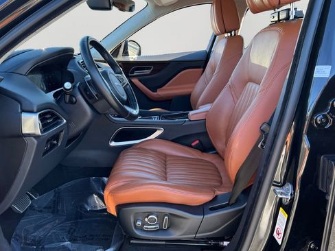 Used 2019 Jaguar F-PACE Portfolio image 14