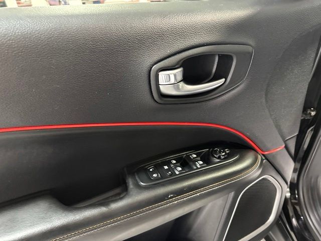 Used 2018 Jeep Compass Sport w/ Tech Group AWD/4WD image 17