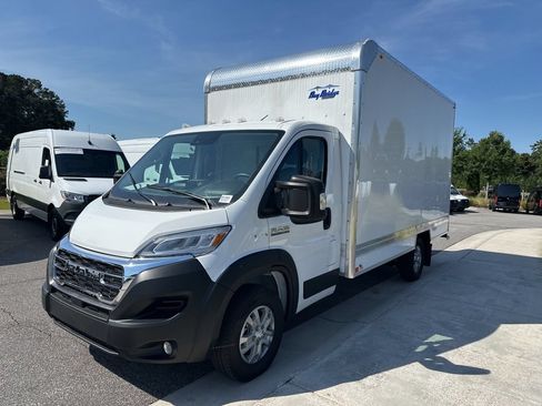 Used 2025 RAM ProMaster 3500 w/ Quick Order Package 22G SLT FWD image 3