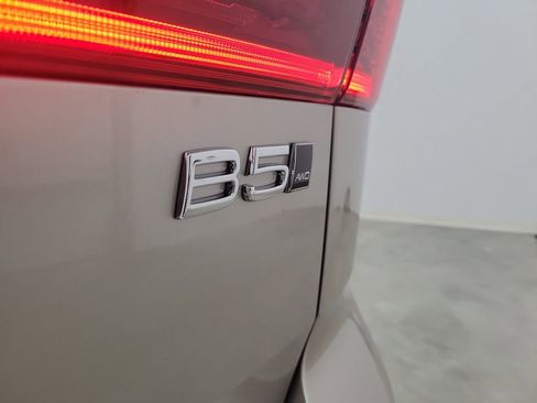 New 2026 Volvo XC60 B5 Ultra w/ Protection Package Premier AWD/4WD image 8