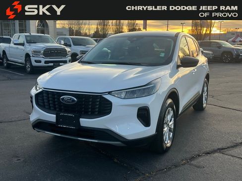 Used 2025 Ford Escape Active image 2