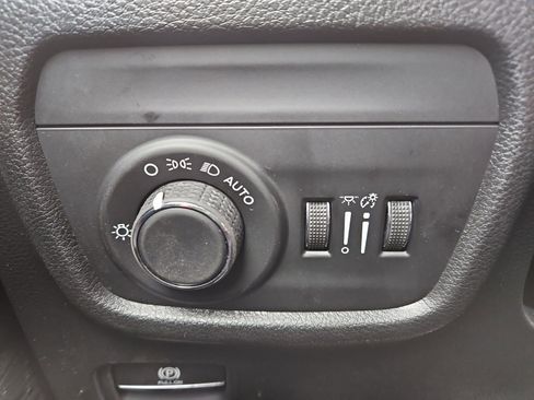 New 2025 Jeep Grand Cherokee L Laredo AWD/4WD image 23