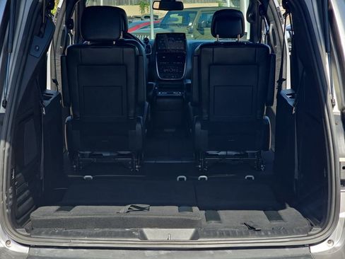 Used 2019 Dodge Grand Caravan GT FWD image 13