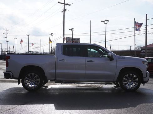 Used 2022 Chevrolet Silverado 1500 High Country w/ Technology Package image 8
