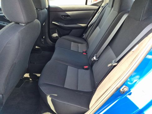 Used 2025 Nissan Sentra SV FWD image 28