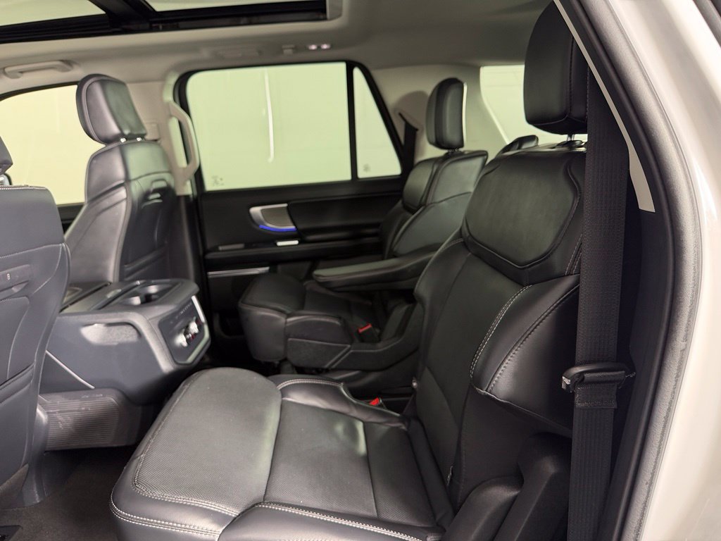 Used 2025 Ford Expedition Max Platinum AWD/4WD image 18
