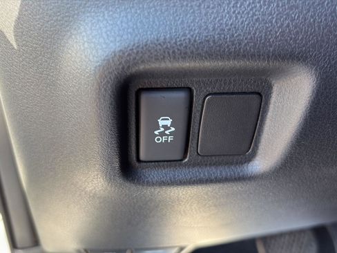 Used 2016 Nissan Versa Note S Plus image 9