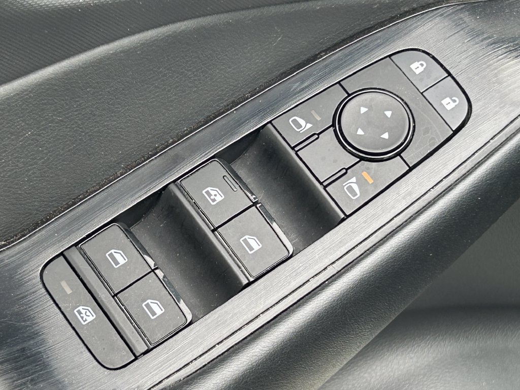 Used 2024 Nissan Rogue S FWD image 25