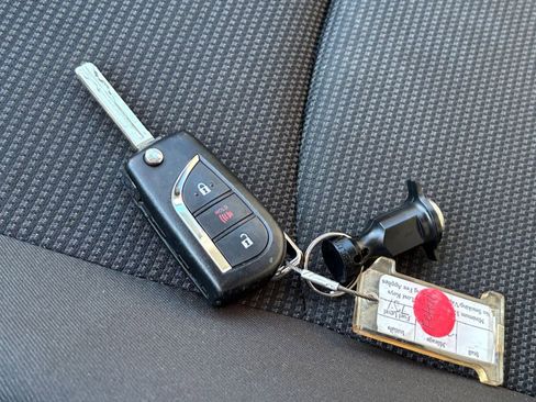 Used 2025 Toyota RAV4 LE image 22