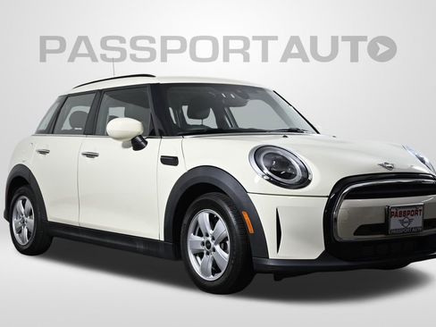 Certified 2022 MINI Cooper 4-Door Hardtop FWD image 3
