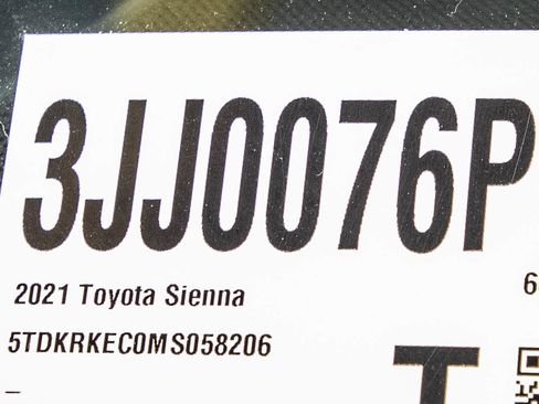 Used 2021 Toyota Sienna LE FWD image 29