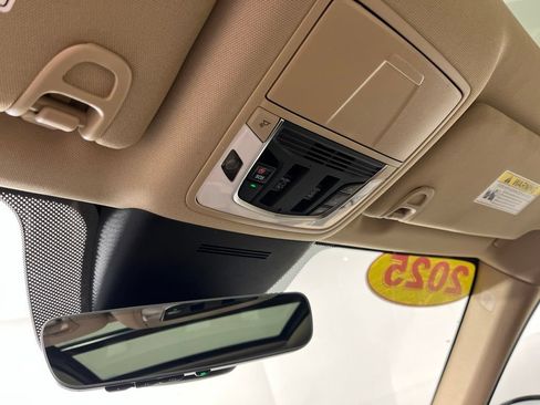 Used 2025 Acura MDX FWD w/ Technology Package image 27