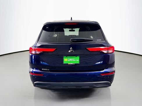 Used 2024 Mitsubishi Outlander SE image 8