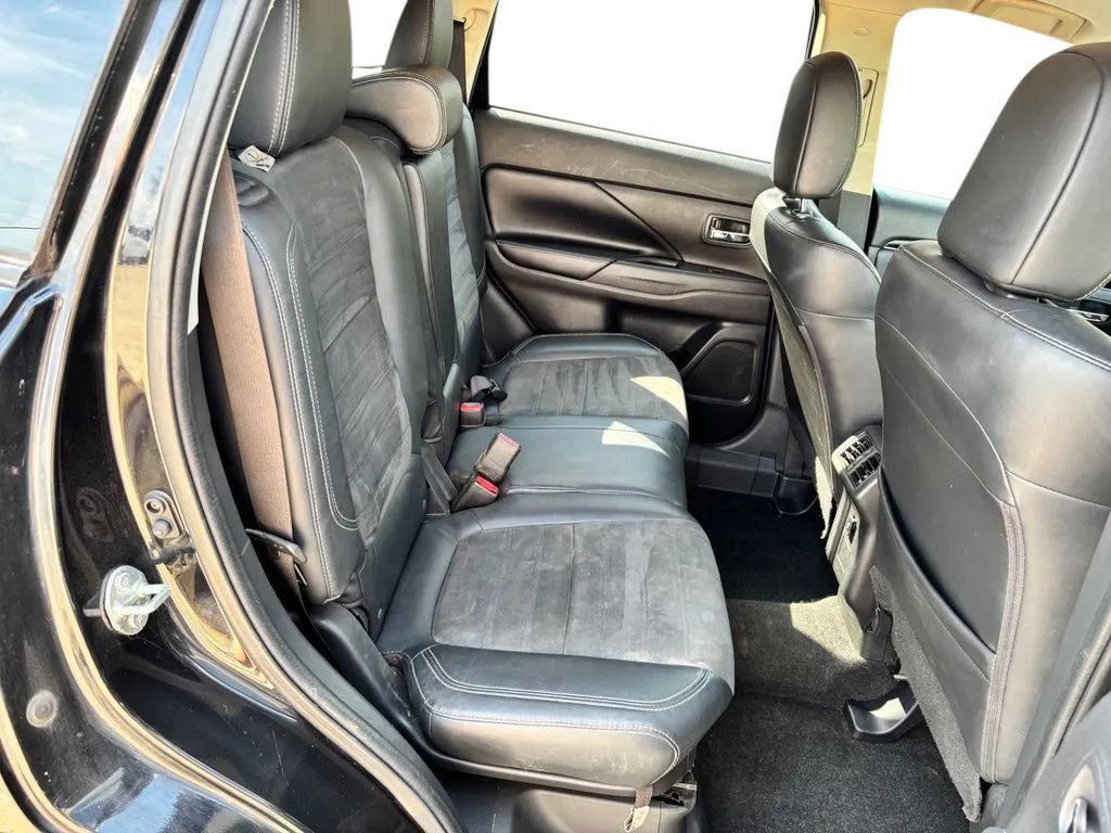 Used 2019 Mitsubishi Outlander FWD image 23