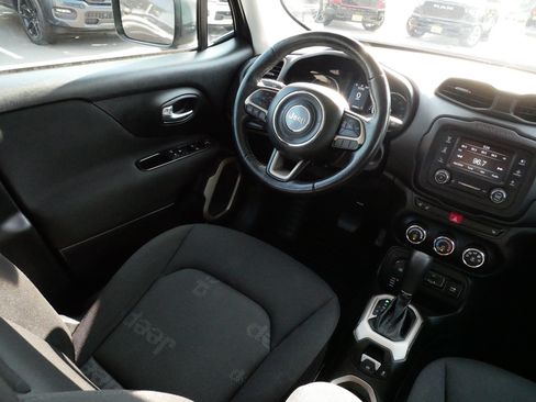 Used 2017 Jeep Renegade Latitude w/ Cold Weather Group AWD/4WD image 9