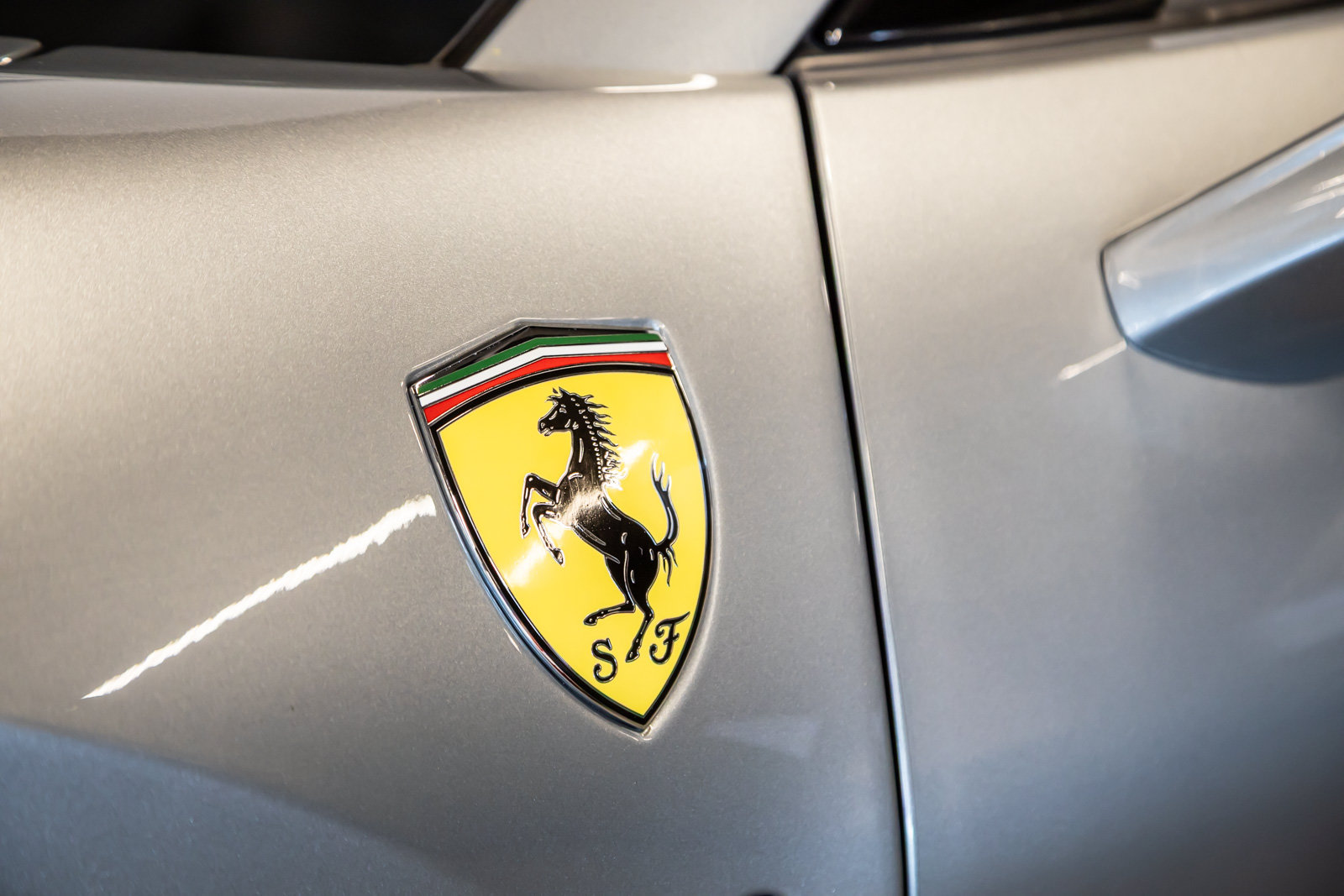Used 2021 Ferrari F8 Tributo RWD image 27