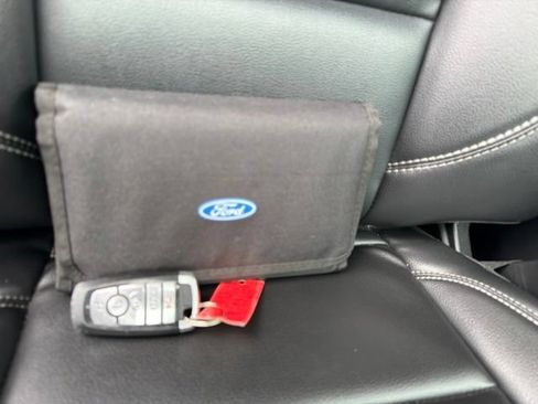 Used 2020 Ford Explorer XLT w/ Equipment Group 202A AWD/4WD image 22
