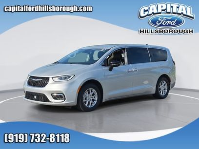 Used 2024 Chrysler Pacifica Touring-L