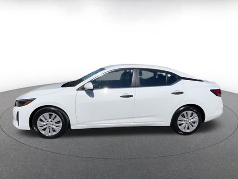 Used 2025 Nissan Sentra S image 9