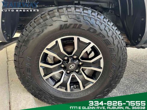 Used 2020 Toyota Tacoma TRD Sport w/ TRD Premium Sport Package image 33