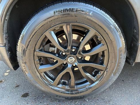 Used 2018 Nissan Rogue SV w/ Premium Package FWD image 6