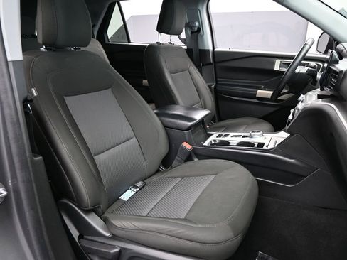 Used 2023 Ford Explorer XLT image 48