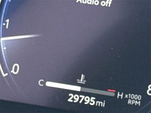 Used 2023 Toyota Highlander Limited image 16