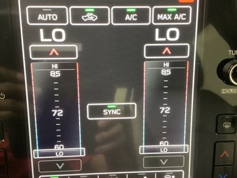 Used 2025 Subaru Forester Premium image 21