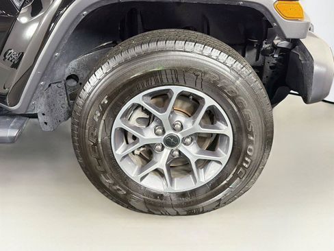 Used 2025 Jeep Gladiator Sport AWD/4WD image 37