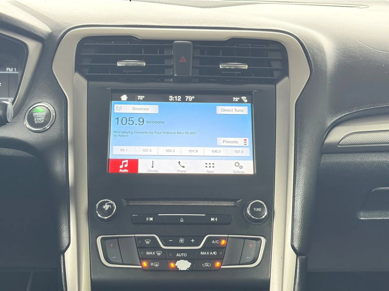 Used 2018 Ford Fusion SE w/ Fusion SE Technology Package FWD image 23