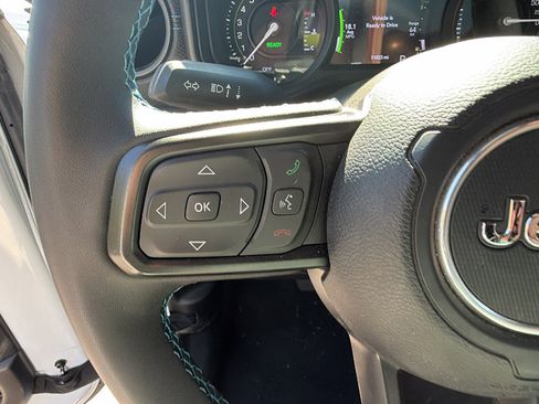 Used 2025 Jeep Wrangler Unlimited Rubicon 4xe AWD/4WD image 27