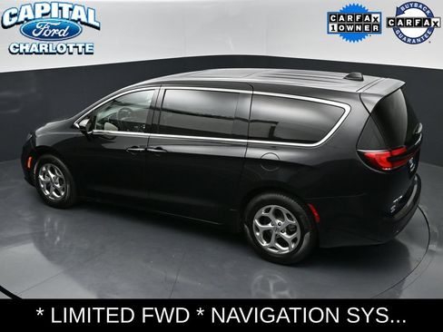 Used 2024 Chrysler Pacifica Limited FWD image 31