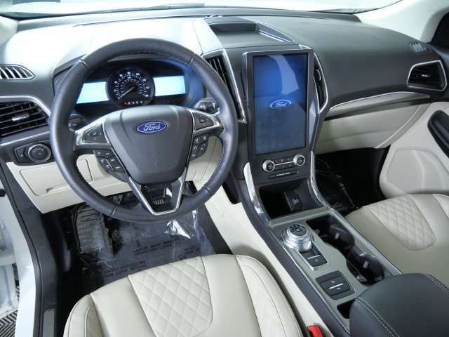 Certified 2023 Ford Edge Titanium AWD/4WD image 3