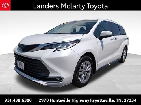 Used 2024 Toyota Sienna Limited FWD image 7