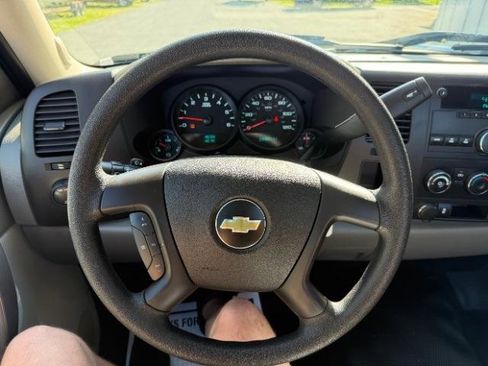 Used 2011 Chevrolet Silverado 1500 W/T RWD image 17