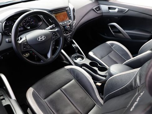 Used 2015 Hyundai Veloster Turbo image 4