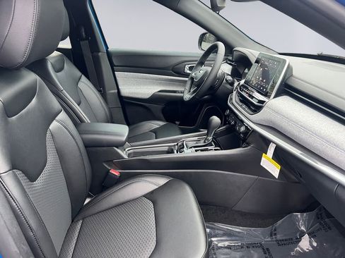 New 2026 Jeep Compass Latitude image 16