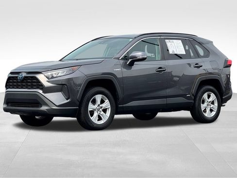 Used 2021 Toyota RAV4 LE AWD/4WD image 3
