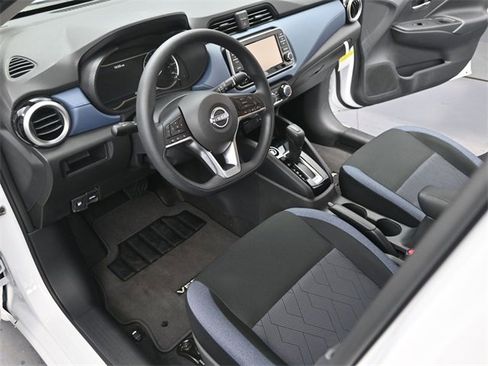 Used 2025 Nissan Versa SV w/ Trunk Package image 14