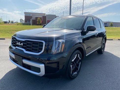 Used 2025 Kia Telluride S AWD/4WD image 3