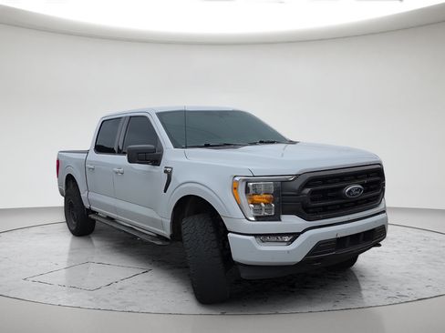 Used 2021 Ford F150 XLT w/ Equipment Group 302A High AWD/4WD image 3