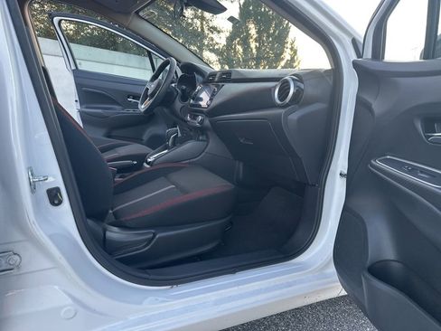 Used 2024 Nissan Versa SR image 11