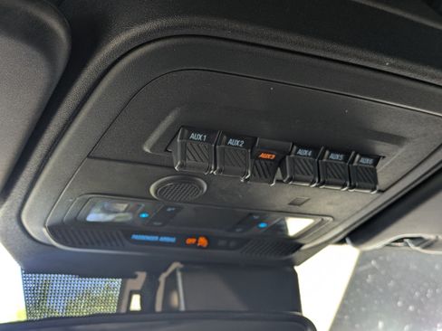 Used 2024 Ford Bronco Outer Banks w/ Sasquatch Package AWD/4WD image 35