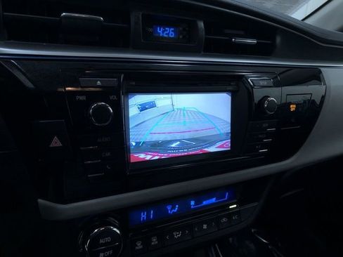 Used 2014 Toyota Corolla LE image 29