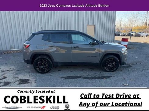 Used 2023 Jeep Compass Altitude image 4