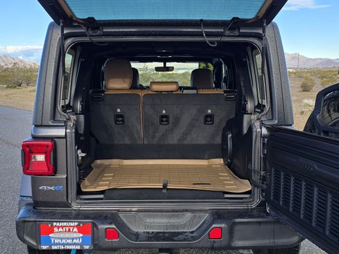 Used 2023 Jeep Wrangler Sahara image 5
