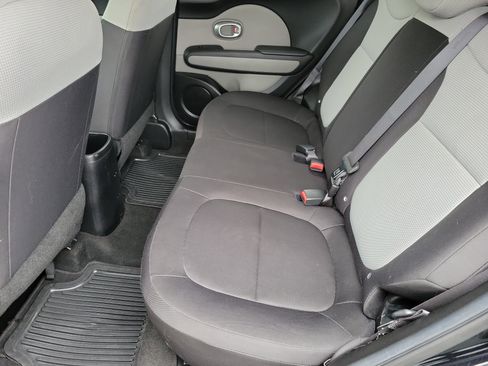Used 2015 Kia Soul image 8